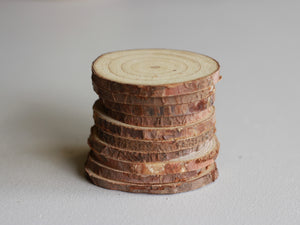 Wood slice place card 4-5 cm bundle bulk buy in packs of 50, 100 or 200