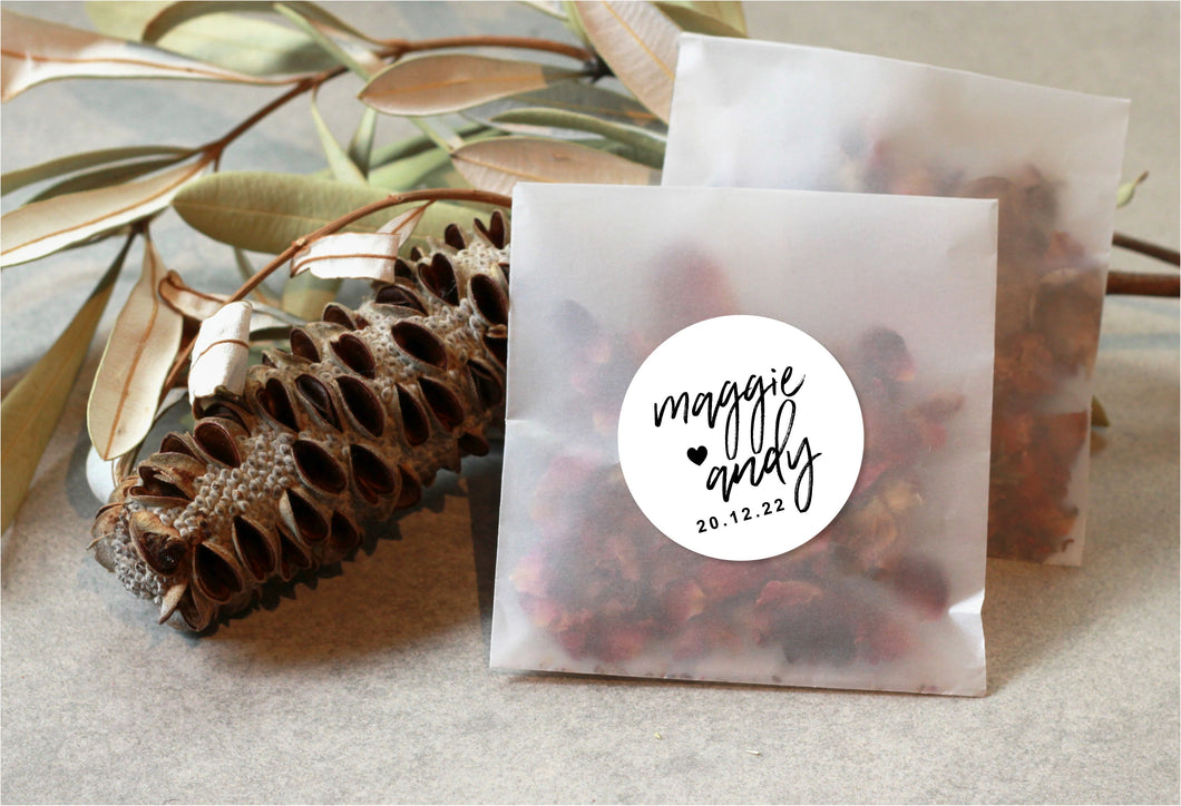 Bulk buy confetti with personalised bags - eco-friendly flower confetti set